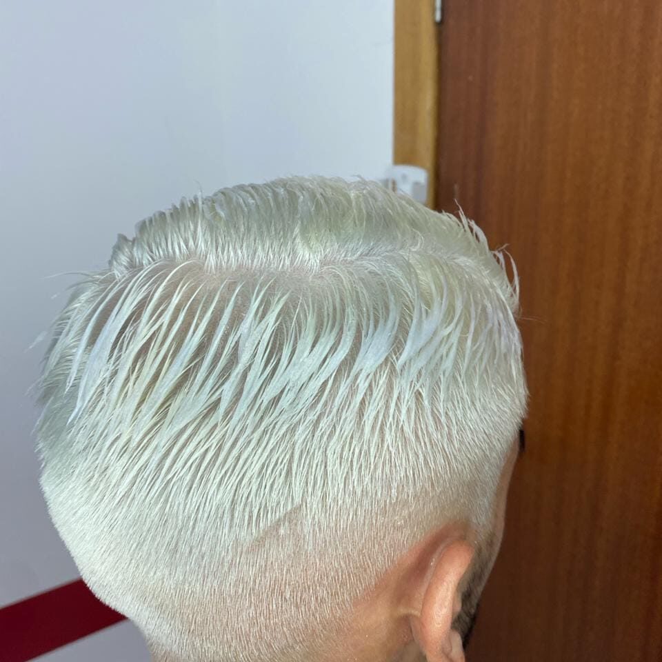 Platinado com acabamento perfeito