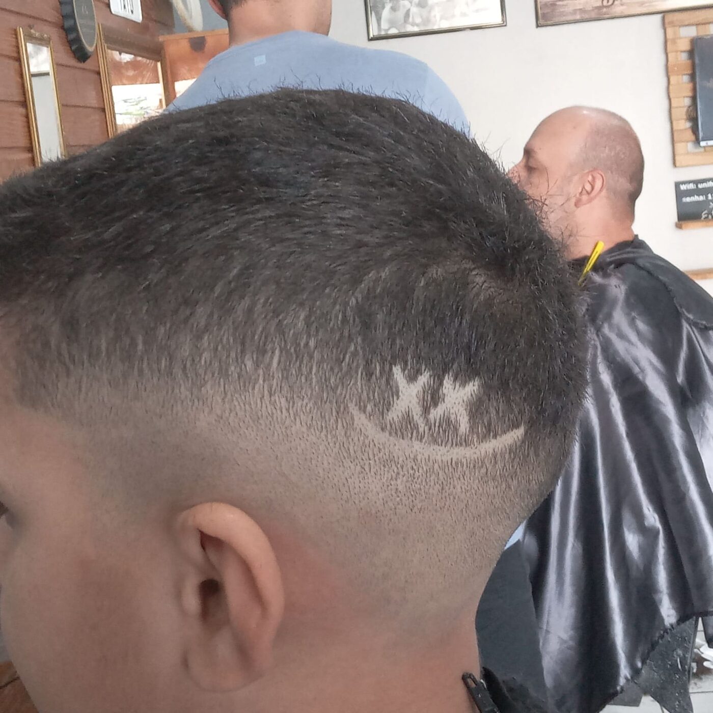 Degradê com desenho de estrelas