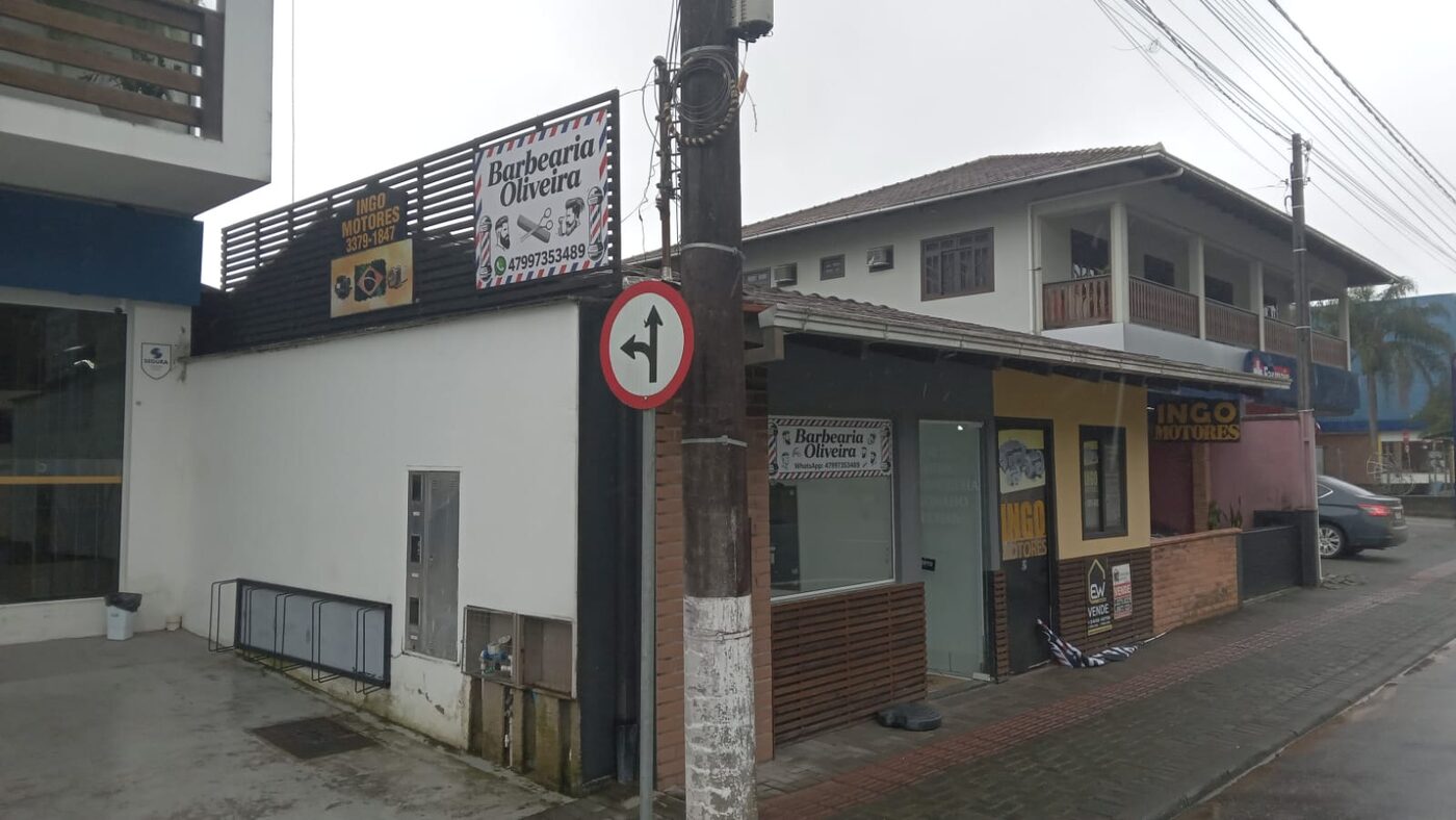Vista externa da barbearia